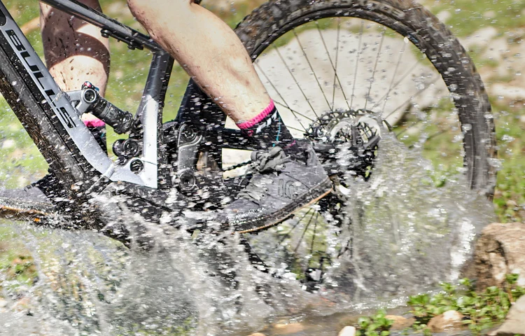 FIT Inhaltbild Wetterfestes E-Biken